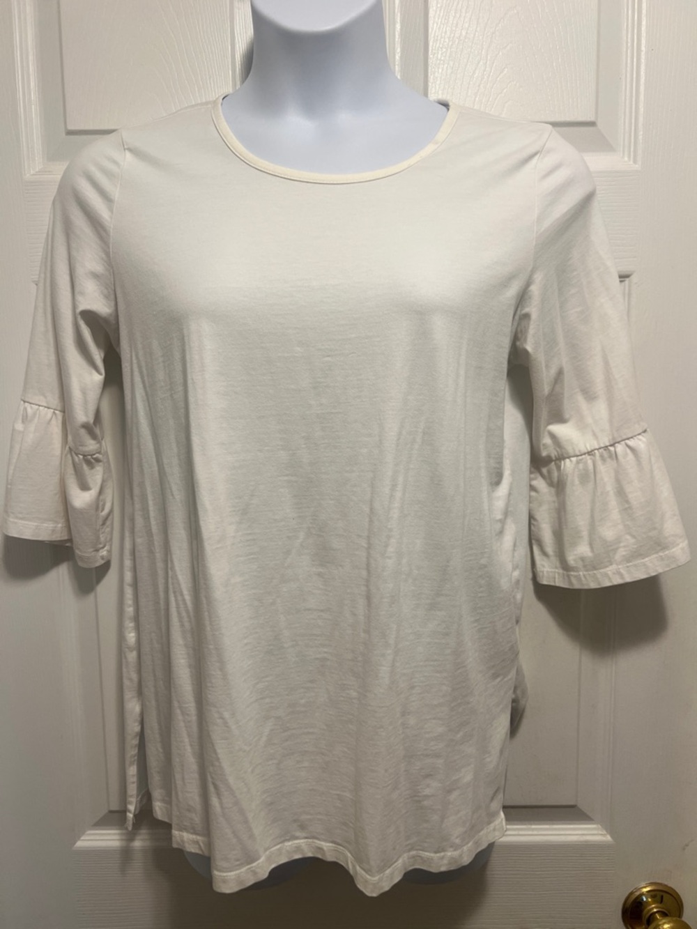 Marc New York Cream Ruffle Sleeve Scoop Neck Top
